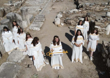 Stratonikeia Antik Kenti'nde Anahtar Taşıma Töreni Tekrar Canlandırıldı