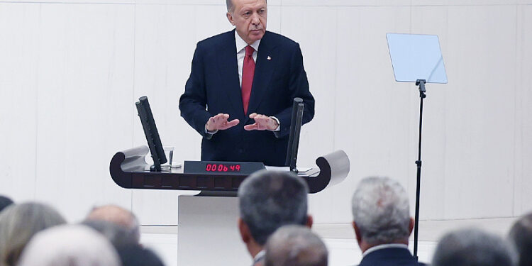 TBMM açılışında konuştu; Erdoğan’ın gündemi yeni Anayasa