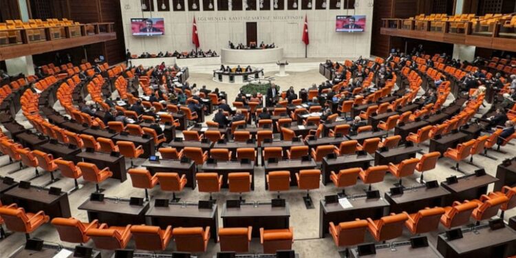 TBMM’de kadına yönelik şiddete karşı araştırma komisyonu kuruldu