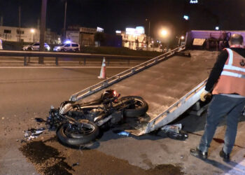 TEM Otoyolu'nda asfalt bakım aracına çarpan motosikletli hayatını kaybetti