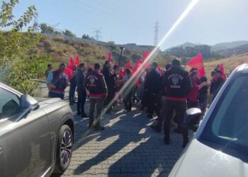 TKP, kaçak İsmailağa cemaatine ait yurt binasını protesto etti; güvenlik güçleri kalkanlarla önlem aldı