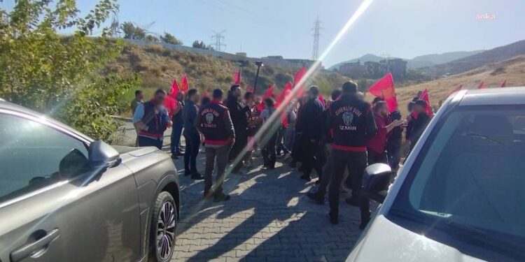 TKP, kaçak İsmailağa cemaatine ait yurt binasını protesto etti; güvenlik güçleri kalkanlarla önlem aldı