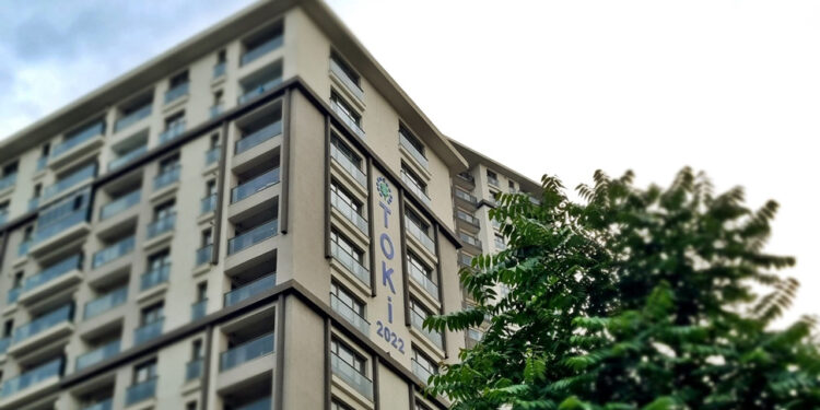 TOKİ ve 2 Bakanlık İhale Sürecini Tamamladı: Dar Gelirliye 100 Bin Sosyal Konut Geliyor