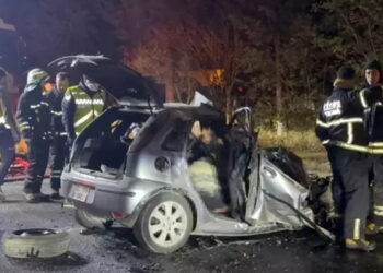 Tekirdağ’da iş makinesine çarpan otomobil yandı: 5 ölü