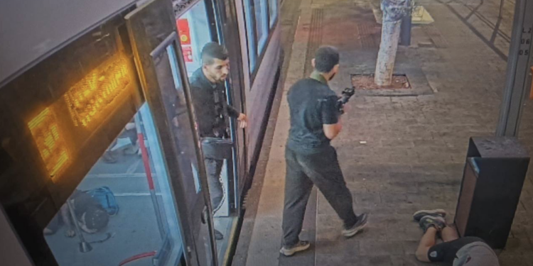 Tel Aviv’deki metro saldırısını yapan iki Filistinli için İsrailli bakandan teklif: Ailelerin evleri yıkılsın, Gazze’ye sürülsün