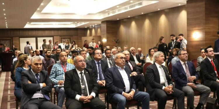 Tunus’ta Türkiye’den 70 Firmanın Katıldığı Tekstil Fuarı Başladı