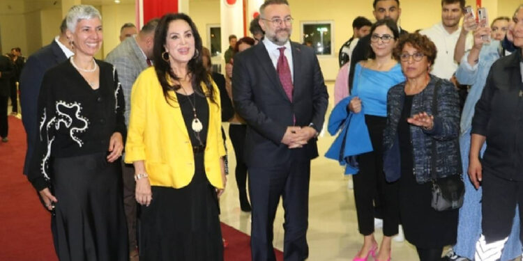 Türkan Şoray Film Festivali'nde Sevenleriyle Buluştu