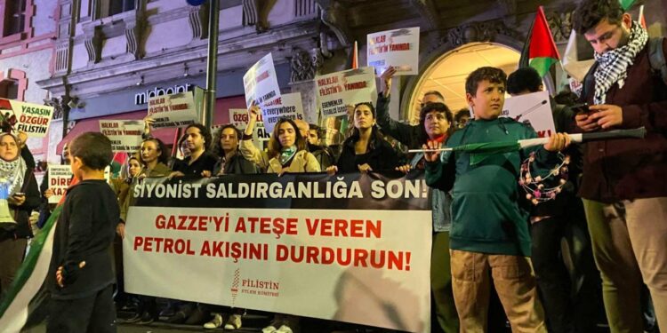 Türkiye İsrail ile olan tüm ilişkilerini kesmelidir