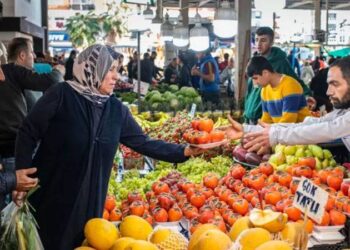 Türkiye'de gündemi sürekli değişiyor; vatandaşın cebi boş kalıyor