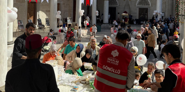 Vakıflar Genel Müdürlüğü'nden Üsküdar'da "Amin Alayı" merasimi