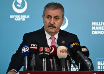 Vatandaş Tepki Yağdırdı, Destici Sahip Çıktı: Vermeyen DEM'i, Yunanistan'ı, Ermenistan'ı Savunur