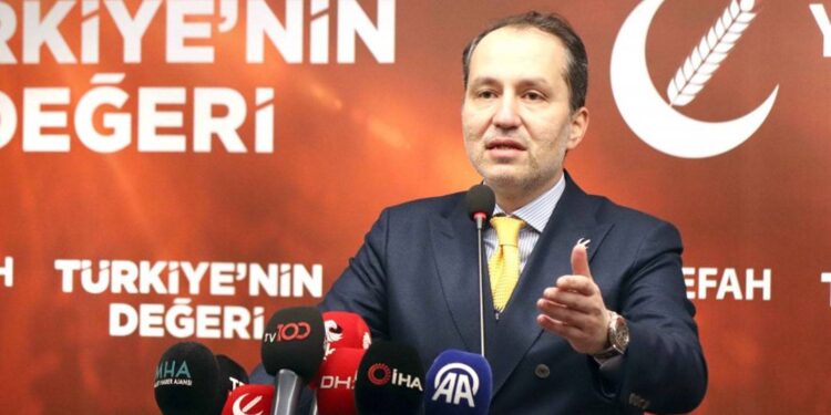 YRP’li iki belediye başkanı ortak açıklamayla partilerinden istifa etti