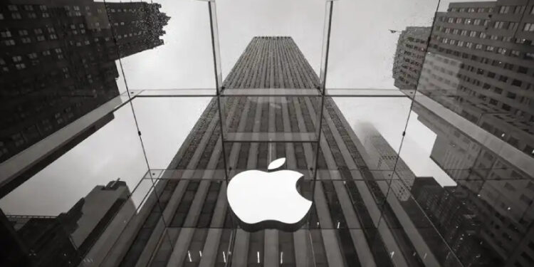 Yeniden dünyanın en değerli şirketi oldu