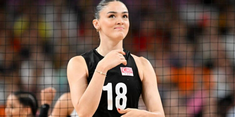 Zehra Güneş'in Telefonundaki En Ünlü Kişi Bakın Kimmiş!