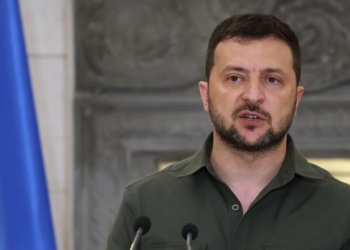 Zelenskiy İmzaladı! Yabancılar Subay Olarak Görev Yapabilecek