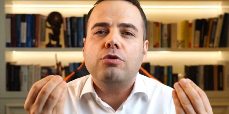 Prof. Dr. Özgür Demirtaş harç ve vergilere ateş püskürdü