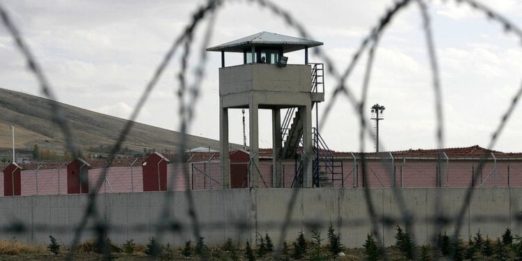 ‘Gülenciler de tahliye edilir’ gerekçesiyle siyasi af çıkarılmıyor iddiası