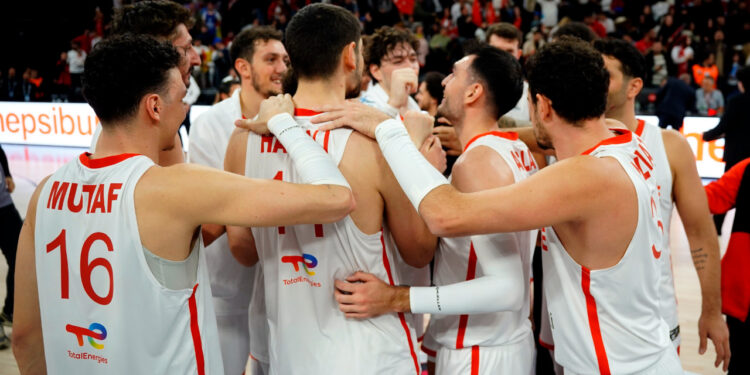 12 Dev Adam FIBA Dünya Sıralamasındaki Yerini Korudu