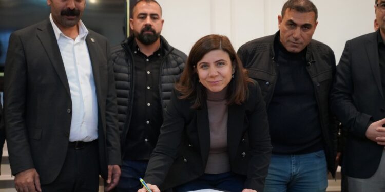 Amed Büyükşehir Belediyesi 30 yıllık ulaşım sorununu çözdü