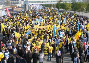 ‘Geçinemiyoruz’ mitingi öncesi yürüyüş