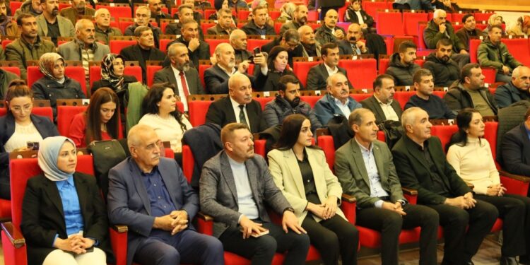 Wan’da kayyımların işlevsizleştirdiği kent konseyi yeniden kuruldu