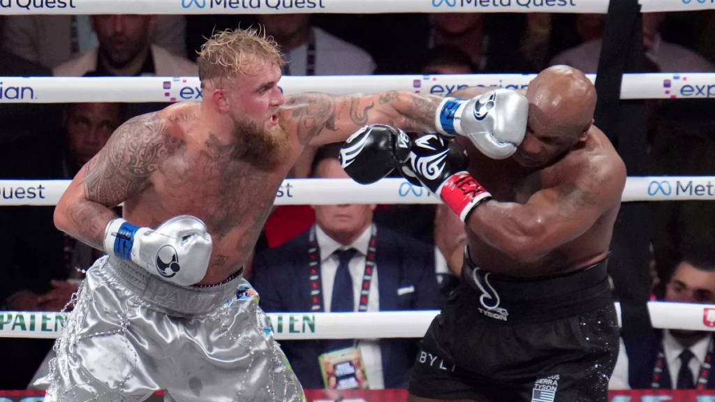 28 yaşındaki Jake Paul, 58 yaşındaki Mike Tyson’ı önce dövdü, sonra önünde eğildi