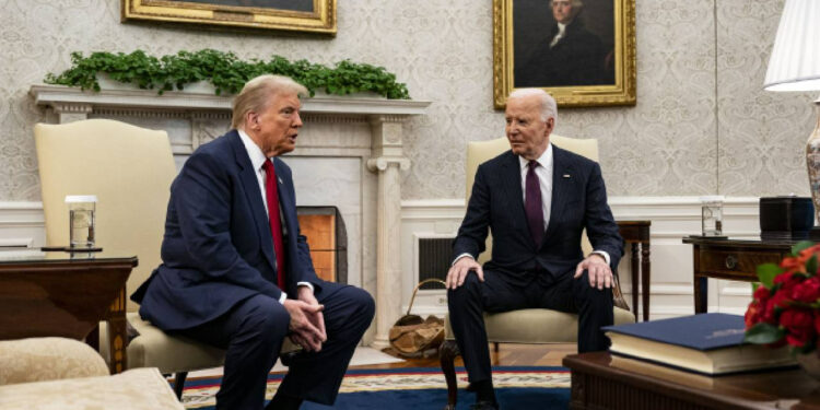4 Yıl Sonra Yeniden Beyaz Saray'da: Trump ve Biden Bir Araya Geldi