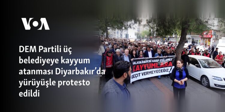 DEM Partili üç belediyeye kayyum atanması Diyarbakır’da yürüyüşle protesto edildi