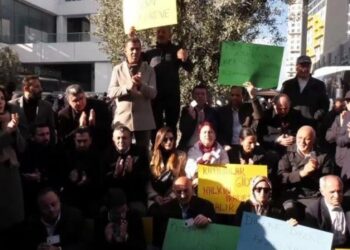 CHP’nin ‘Demokrasi Nöbeti’ üçüncü gününde