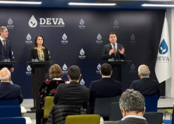 Babacan: Çözüm konusunda gayret görürsek destekleriz  Bakırhan: Tartışmaların çözüme evrilmesini isteriz