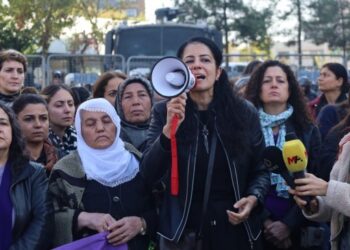 Ata: Halk bu bentleri yıkacak