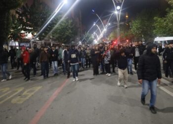 Êlih’te binler kayyıma karşı yürüdü