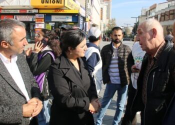 DEM Parti’den Esenyurt’ta dayanışma ziyareti