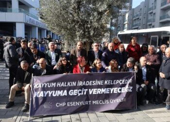 Esenyurt’ta kayyımı protesto eden yurttaşlar: Oyumuzun arkasındayız