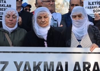Bakırköy Cezaevi önünde tahliyelerin ertelenmesi protesto edildi