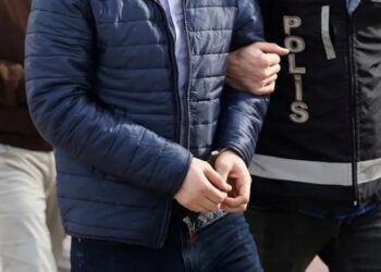 İzmir’de 3 kişi tutuklandı