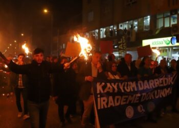 Qoser’de meşaleli yürüyüş: Kürt halkının iradesi kazanacak