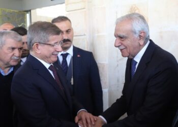 Davutoğlu ile Ahmet Türk görüştü: Diyalog köprülerini yıkmayın