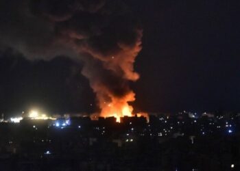 İsrail ordusu, Beyrut’un merkezine hava saldırısı düzenledi