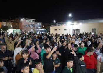 Halk iradesine sahip çıkıyor: Teslim olmayacağız