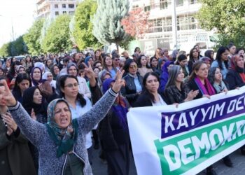 Kadınlar Xelfetî’de: Çözümün yolu İmralı’dan geçiyor