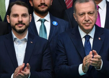 AKP Kaynakları Konuştu... Berat Albayrak Bakanlığa Geri mi Dönüyor?