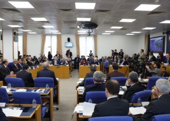 AKP-MHP uçaklarda Kürtçe hizmeti kabul etmedi