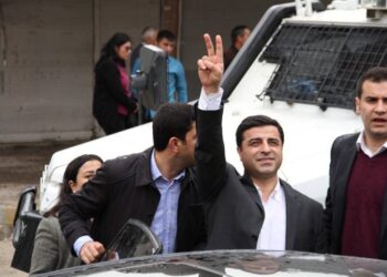 AKP’li Metiner: Öcalan’ın arkasında duracak aktörlere ihtiyaç var, Demirtaş ve Türk gibi isimler önemli
