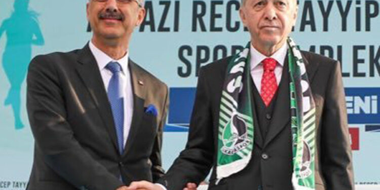 AKP’li vekilden skandal sözler: ”AK Parti olmasa ekmek bulamazdınız, vatanınız olmazdı”