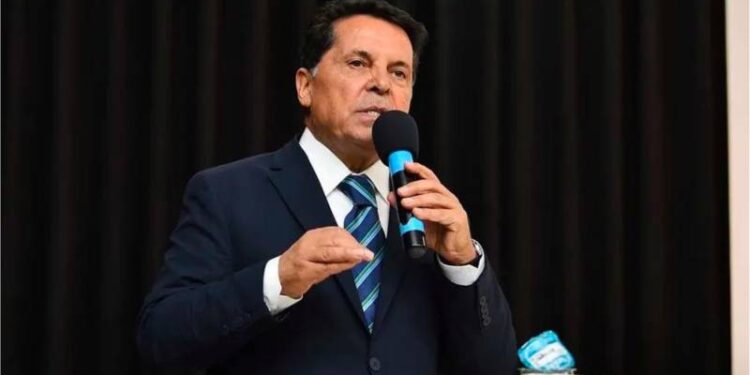 Ahmet Özer’in eşi, polislerin gözaltı için geldikleri geceyi anlattı: "Açın yoksa kıracağız" diyorlardı