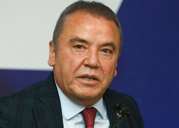 Antalya depreminin ardından Belediye Başkanı Böcek ve Valilik'ten açıklama