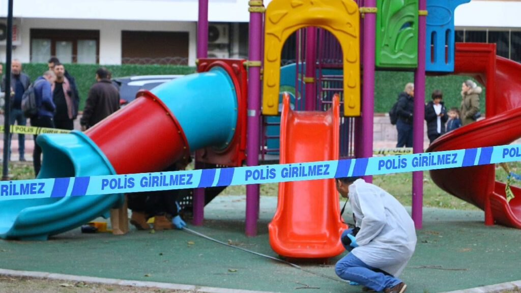 Antalya'da Çocuk Parkında Silahlı Saldırı: Oyun Oynarken Kurşunların Hedefi oldular