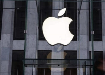 Apple'ın geliri üç aylık dönemde arttı