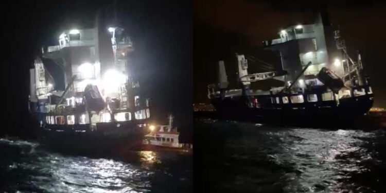 Bakanlık Duyurdu: Mersin'de 89 Metrelik Gemi Yan Yattı; Mürettebat Tahliye Ediliyor